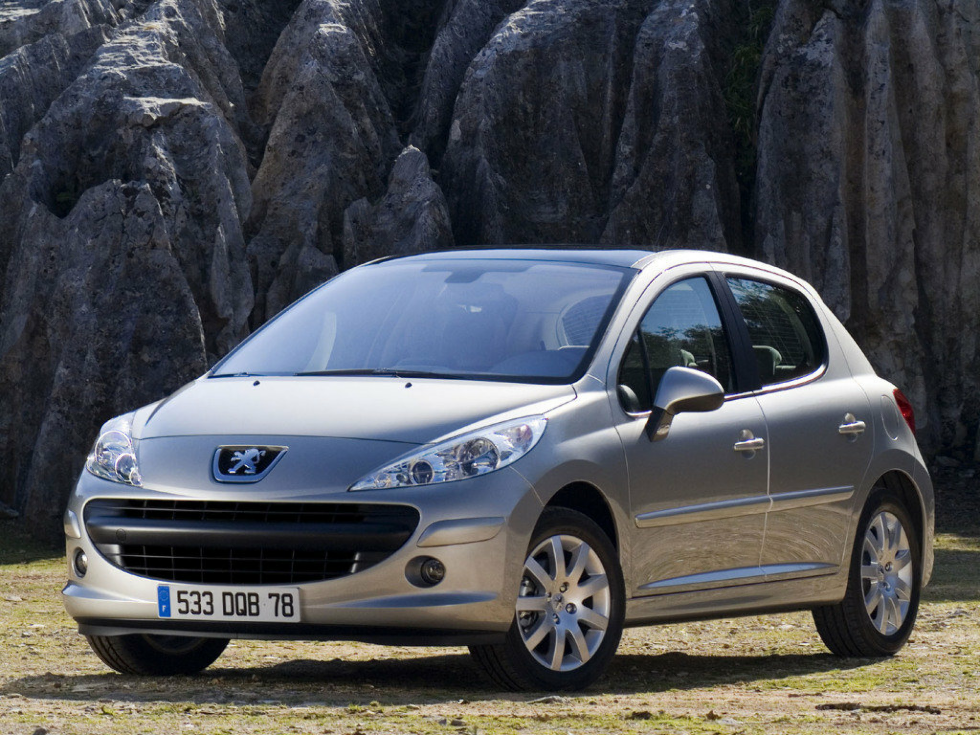 Коврики текстильные "Стандарт" для Peugeot 207 (хэтчбек 5 дв) 2006 - 2009, черные, 4шт.